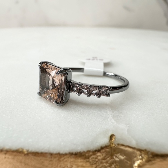 Bomb Party Timeless Glam Morganite Hematite Ring Size 9 NWT RBP7577 - Picture 2 of 7